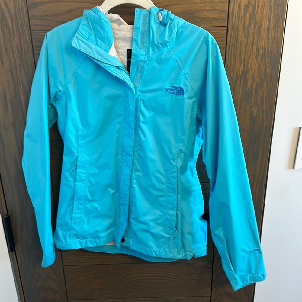 NORTHFACE WOMENS WINDBREAKER JACKET